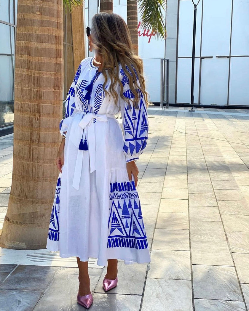 فستان ماكسي من الكتان الأبيض المطرز | ZALXNDRA